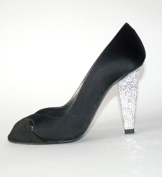 Escarpins Stuart Weitzman SIRENRITZ En Satin Noir - Talon Haut, Pointue Ouvert, Fabriqué En Espagne