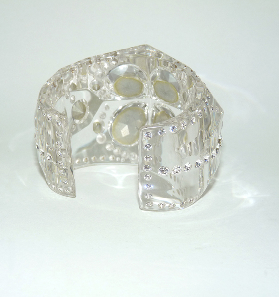 Bracelet Manchette En Résine Transparente - Multicolore, Rigide, Neuf Avec Petits Défauts